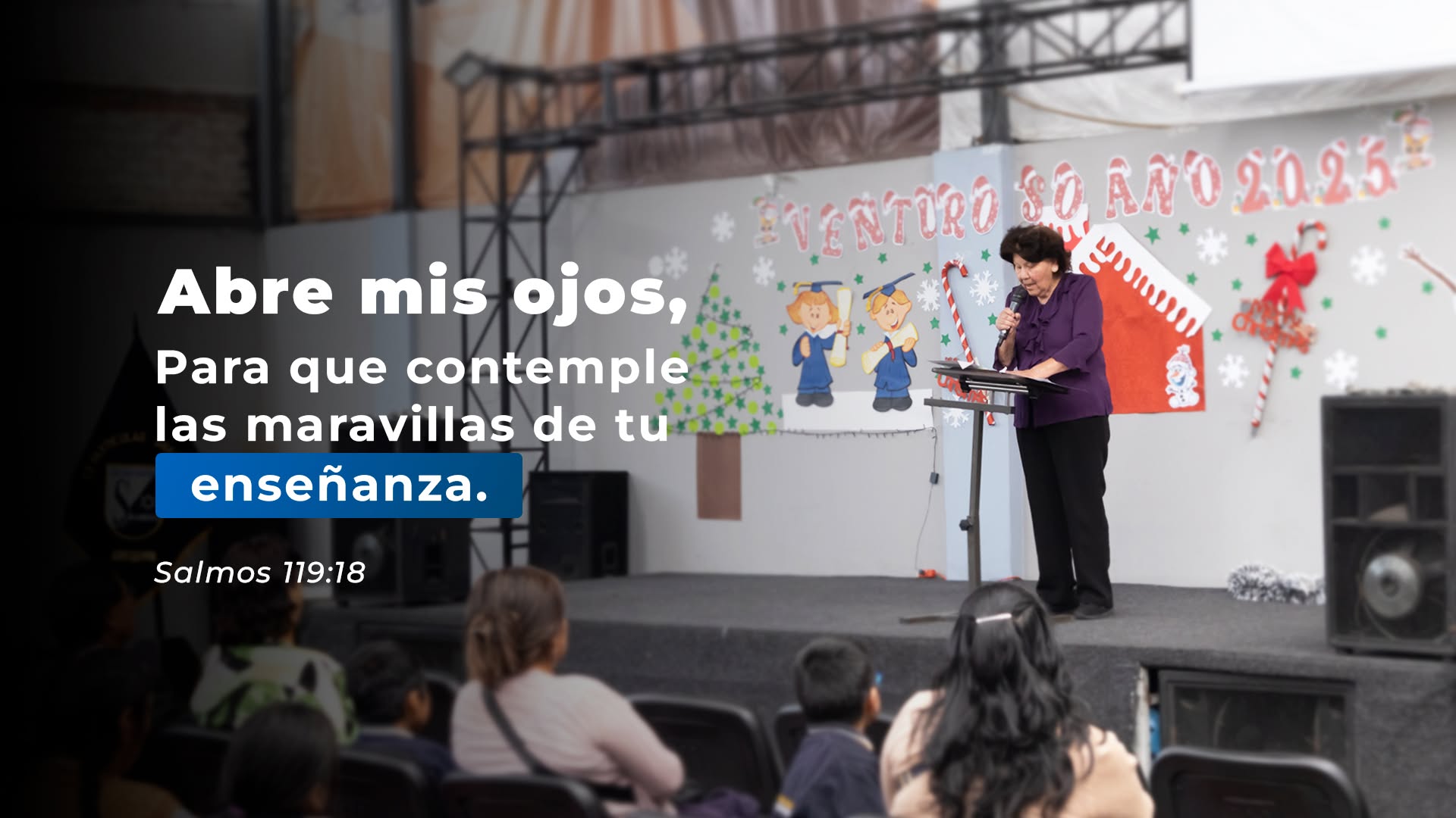 Congregación escolar en una actividad de formación cristiana